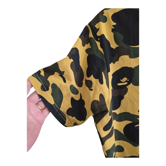 A Bathing Ape BAPE 1st Camo One Point Tee T-shirt Medium Yellow Logo Streetwear - Picture 4 of 9